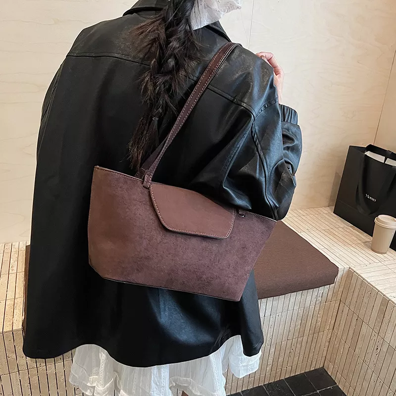 Minimalist Flap Decor Suede Bag, image 3
