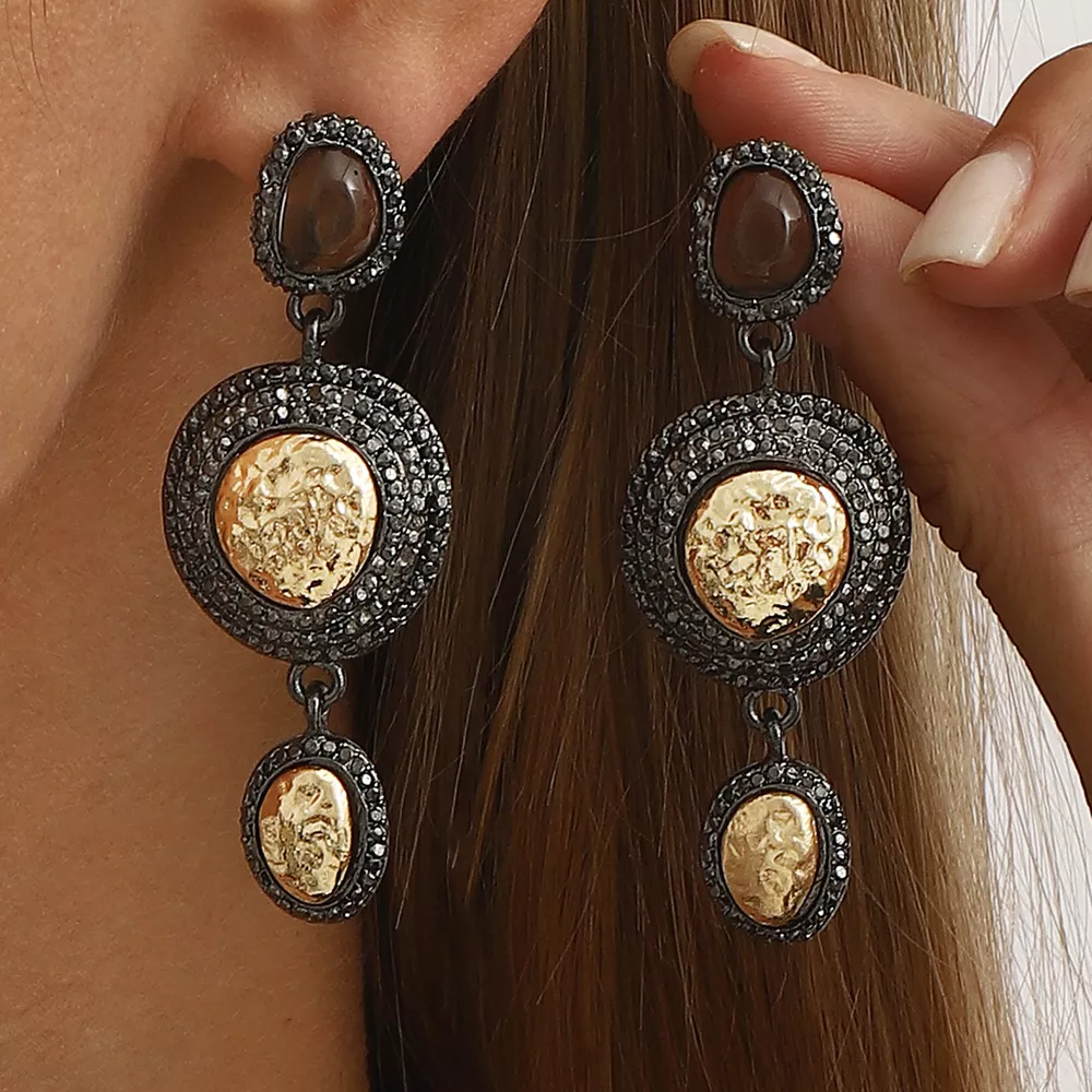 Vintage-Inspired Dangle Earrings with Gold Accents, image 8