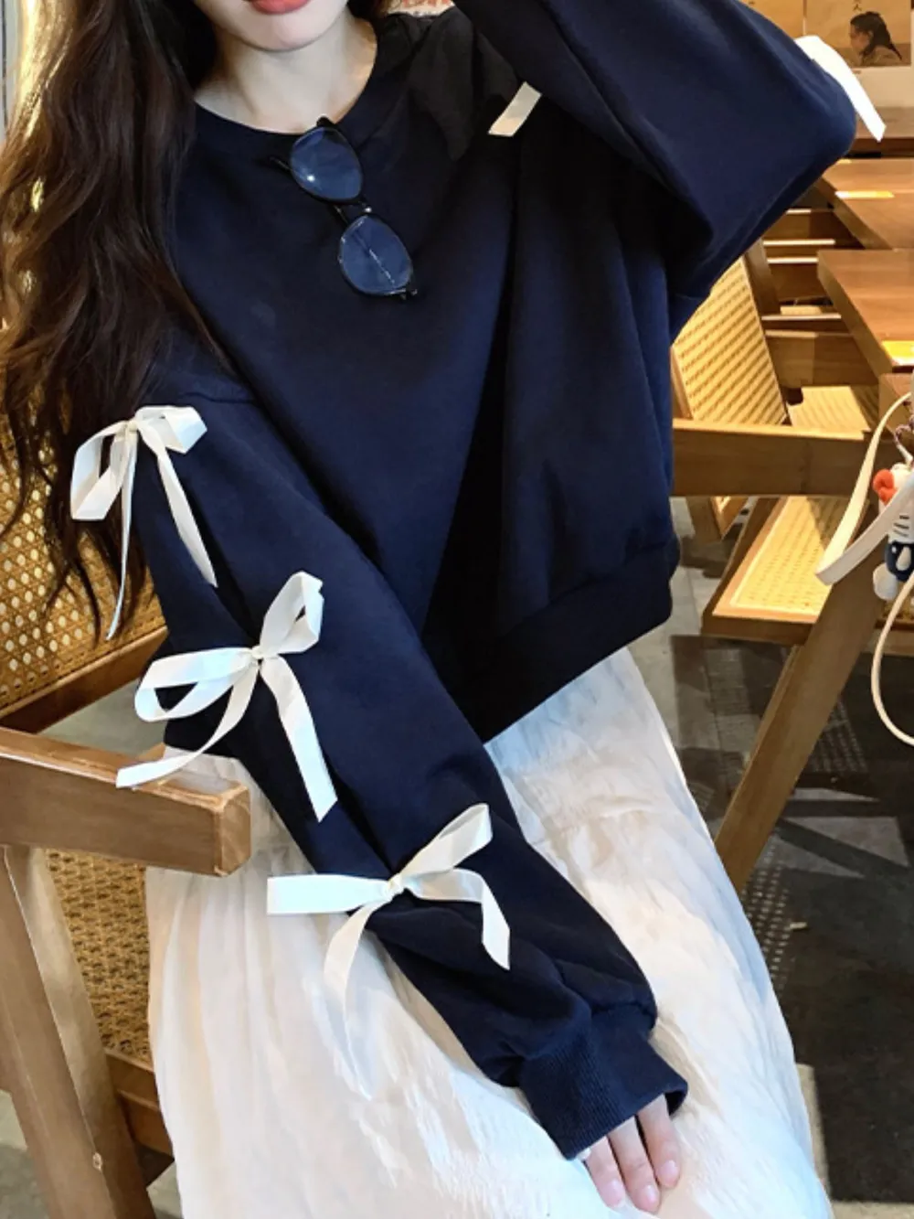Bow-Detailed Sleeve Round Neck Sweatshirt, image 6