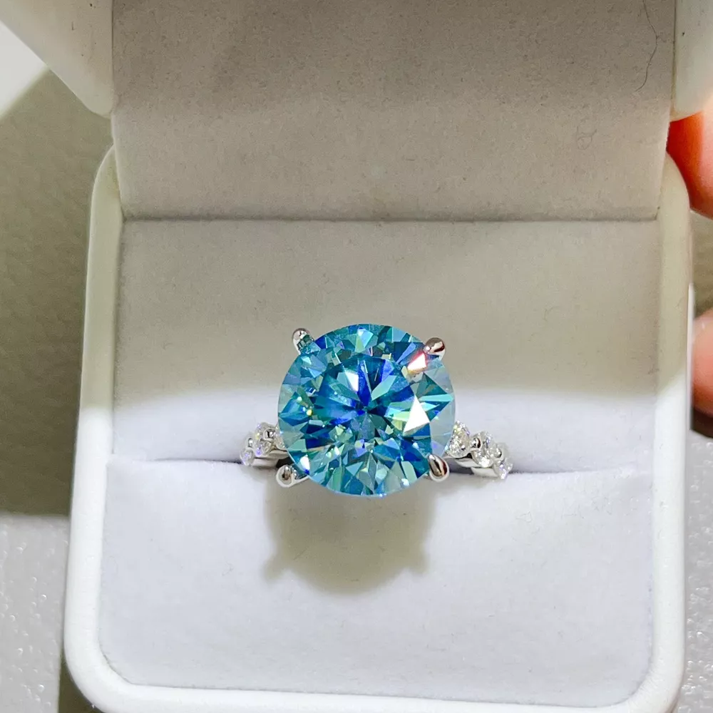 10 Carat 925 Sterling Silver Moissanite Ring, image 3