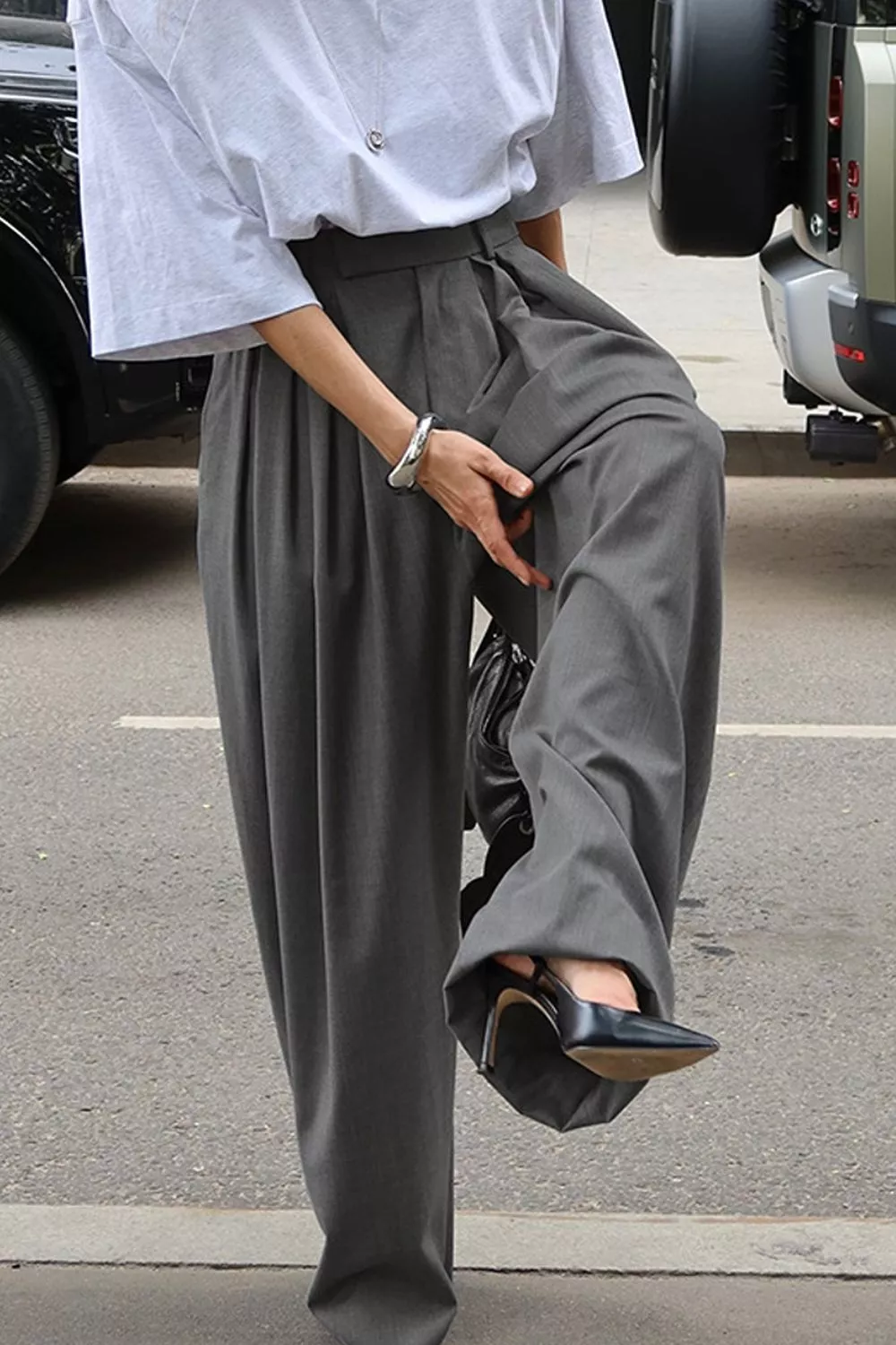 High-Waisted Wide-Leg Pleated Pants, image 7