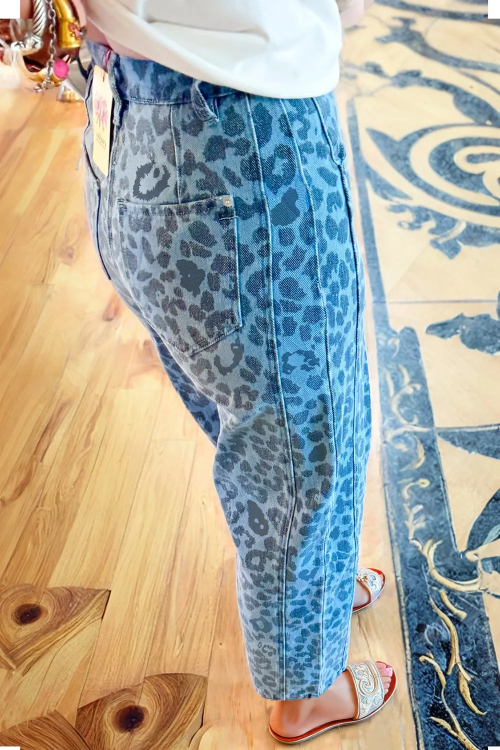 Leopard Print High-Waisted Relaxed Fit Jeans, image 3
