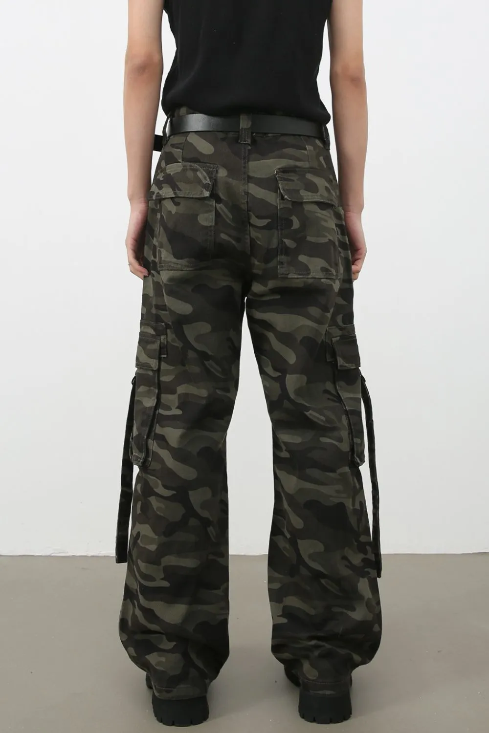 Men's Camouflage Cargo Jeans, image 2