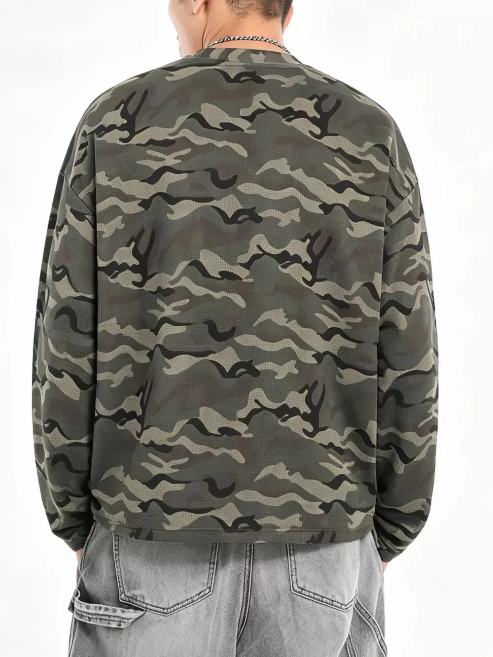 Men's Oversized Camouflage Graphic Long Sleeve T-Shirt, image 3