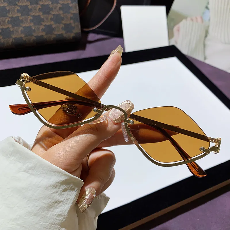 Cat Eye Sunglasses with Gold Metal Frame, image 7