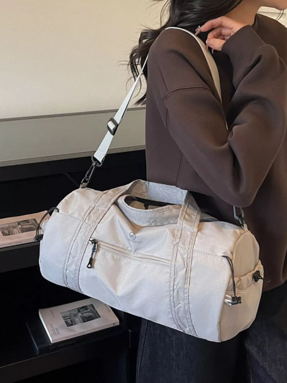 Lightweight Nylon Travel Bag, image 4