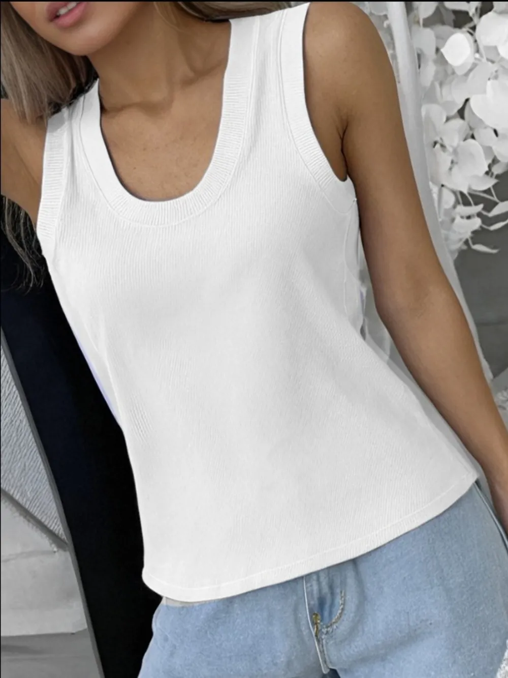Solid Scoop Neck Tank, image 4