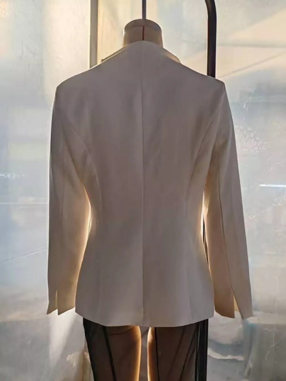 Slim-Fit Structured Waist Blazer, image 5