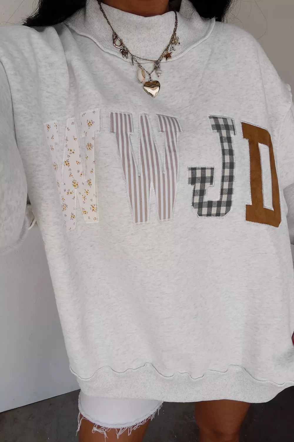 WWJD Mix Pattern Letter Graphic Exposed Seam Loose Sweatshirt, image 3