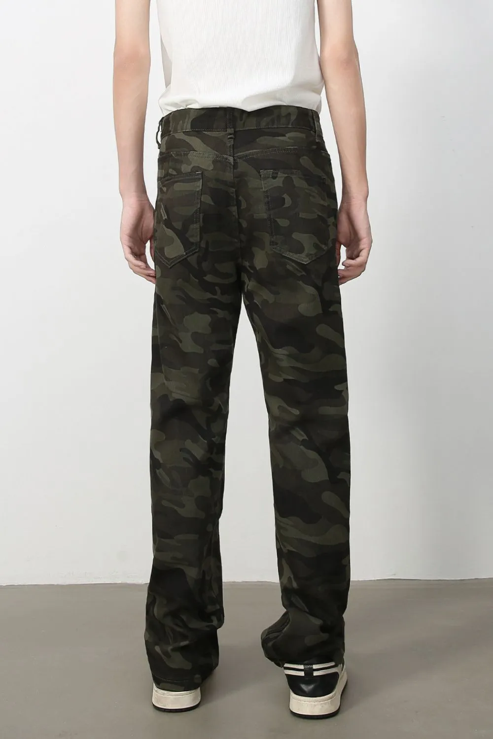 Men's Camouflage Straight Leg Cargo Jeans, image 2