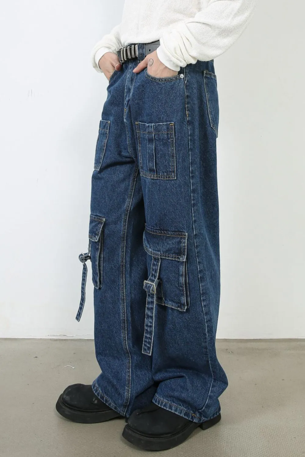 Men's Mid Rise Jeans with Cargo Pockets, image 2