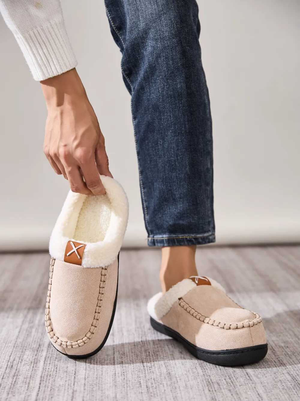 Contrast Round Toe Flat Slippers, image 15