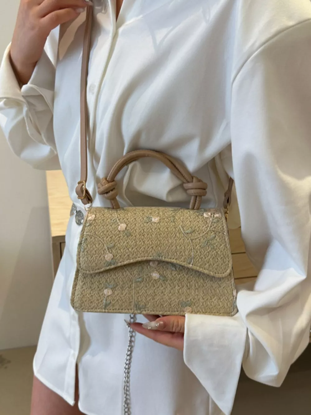 Floral Embroidered Straw Woven Crossbody Bag, image 3