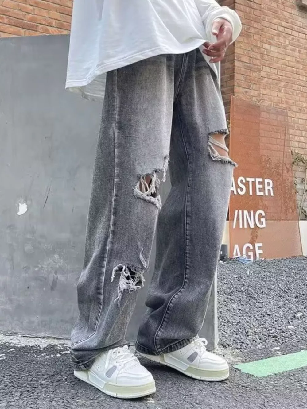 Men's Plus Size Distressed Wide Leg Jeans