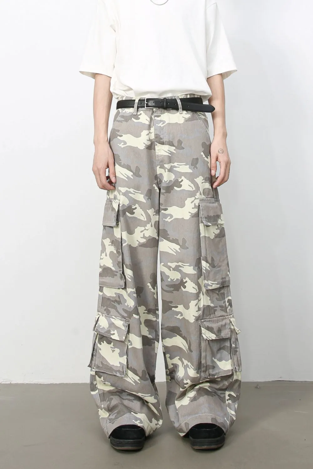Men's Camouflage Wide Leg Cargo Jeans