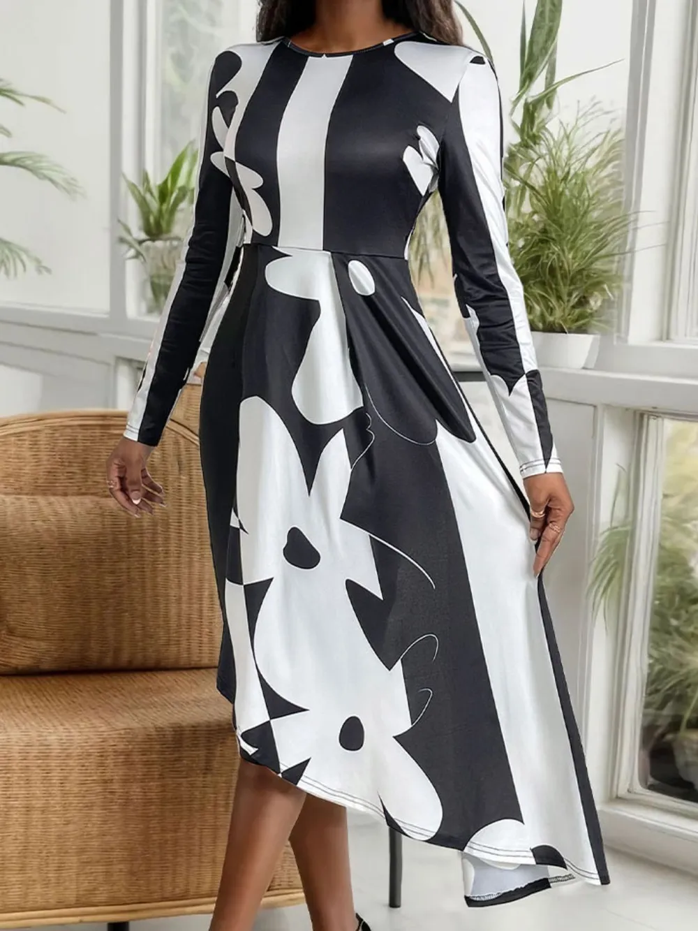 Asymmetrical Slit Round Neck Long Sleeve Midi Dress, image 4