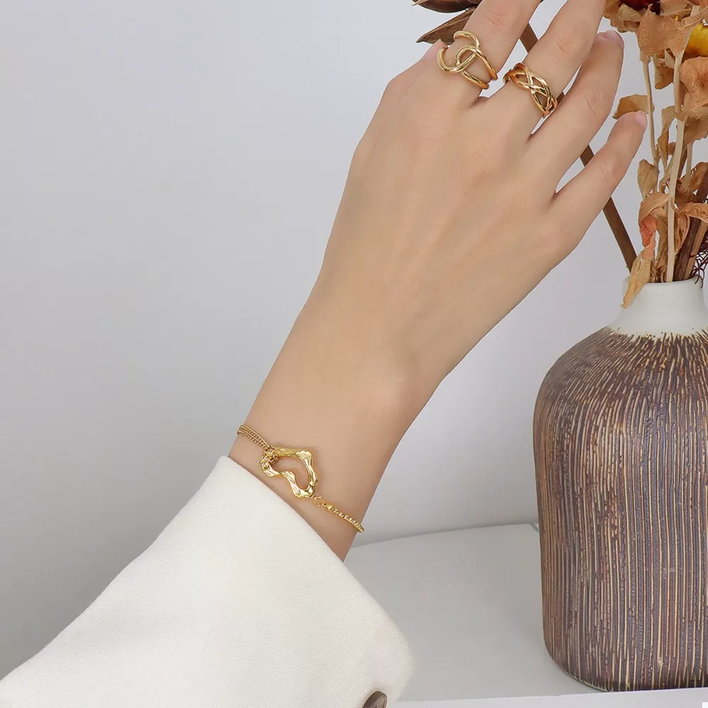 18K Gold-Plated Titanium Steel Heart Bracelet, image 3