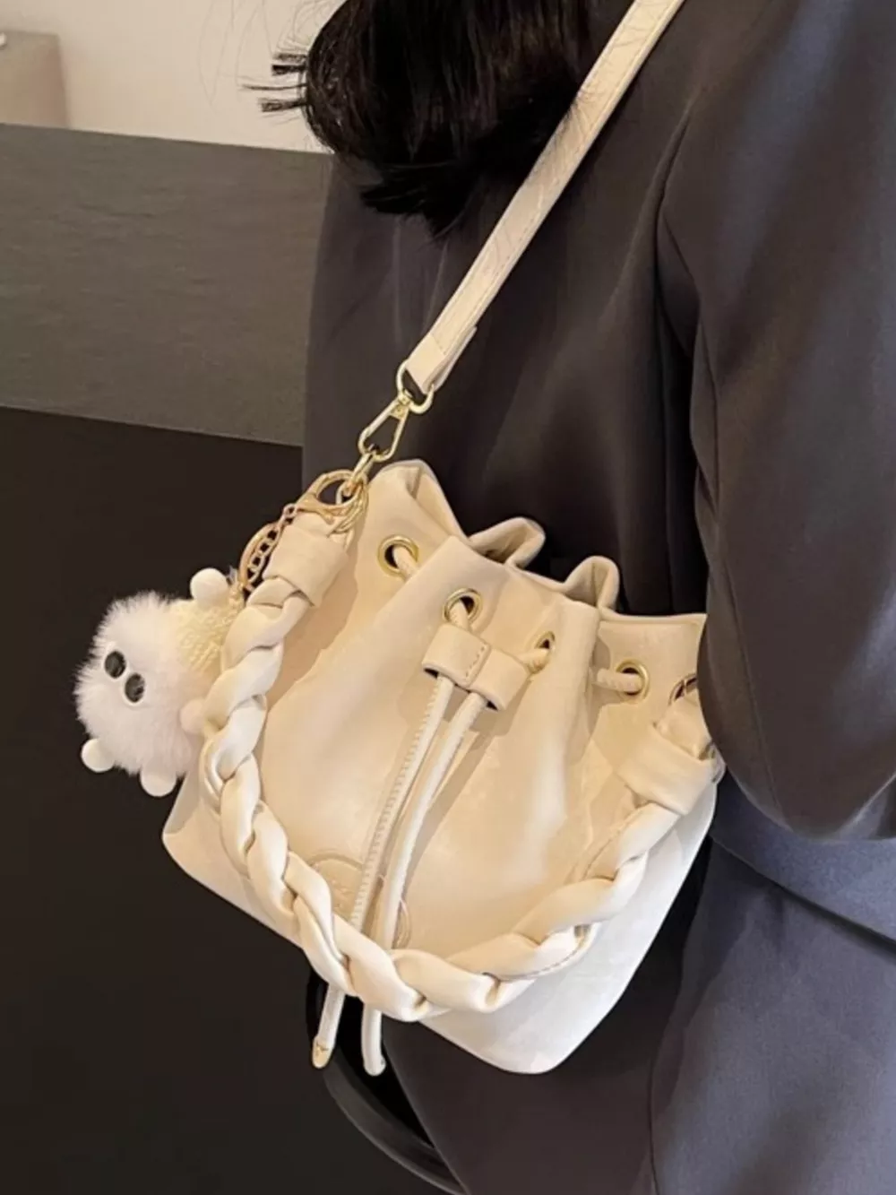 Chunky Chain Trim Drawstring Bucket Crossbody Bag, image 5