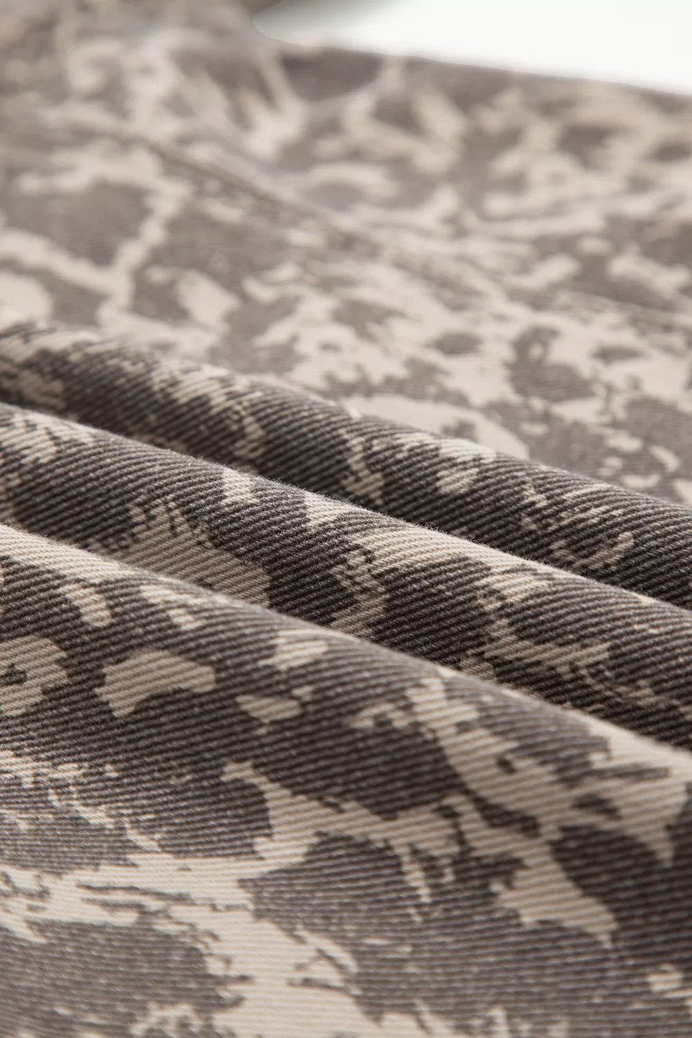 Abstract Print Long Sleeve Collar Raw Hem Denim Jacket, image 14