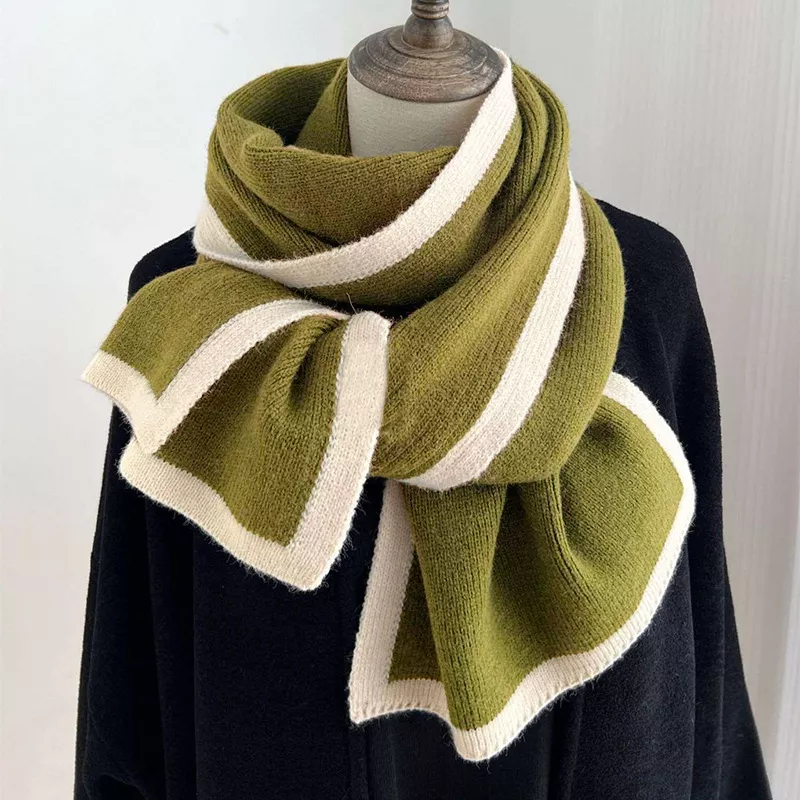 Contrast Trim Winter Scarf, image 2