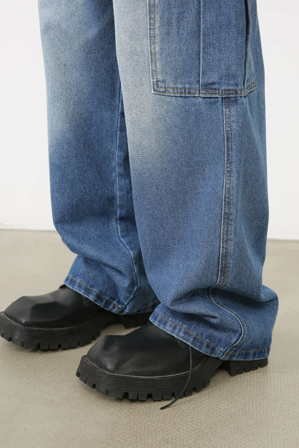 Men's Loose Fit Jeans with Pockets, image 3
