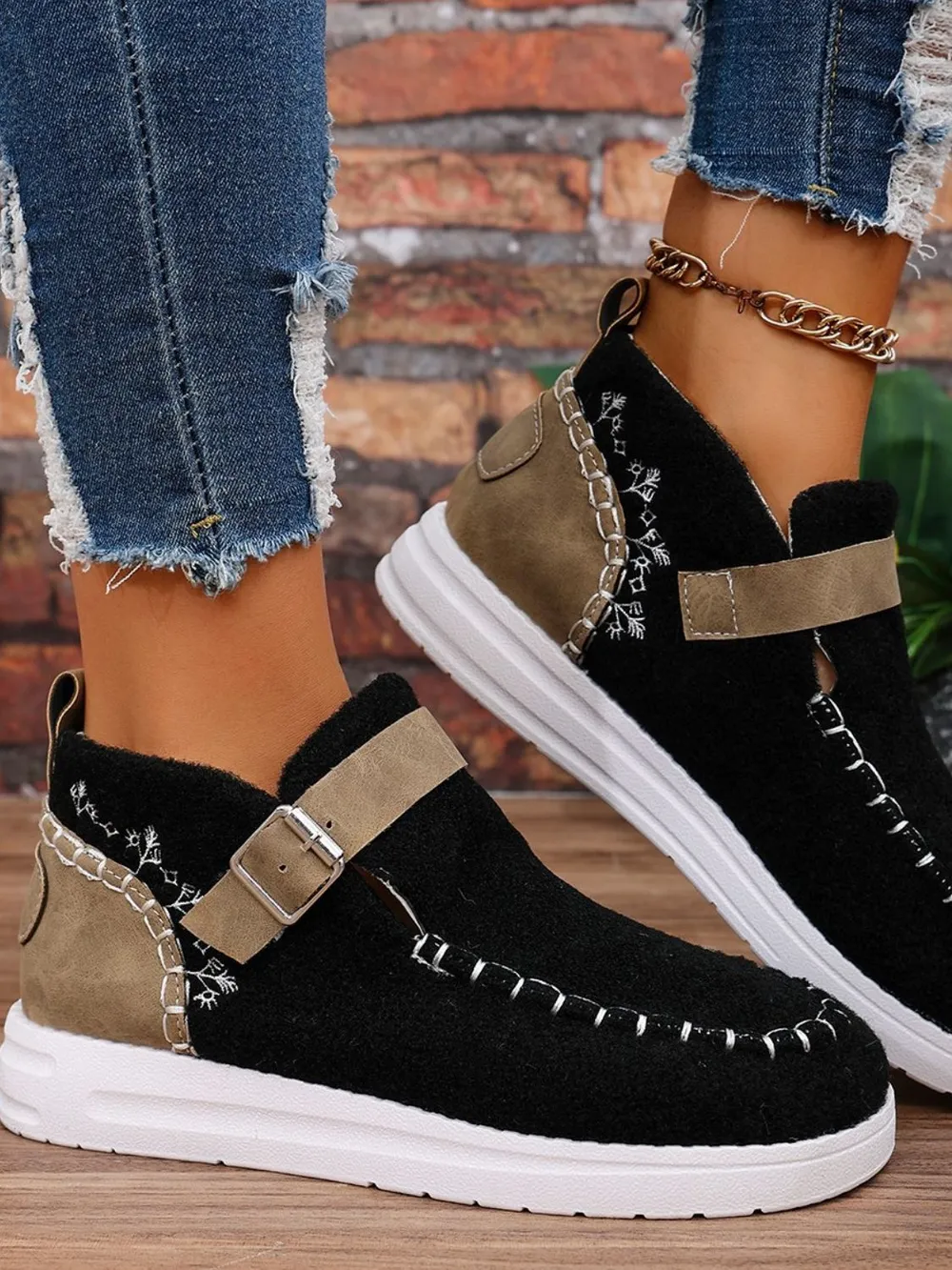 Contrast Round Toe Buckle Sneakers, image 2