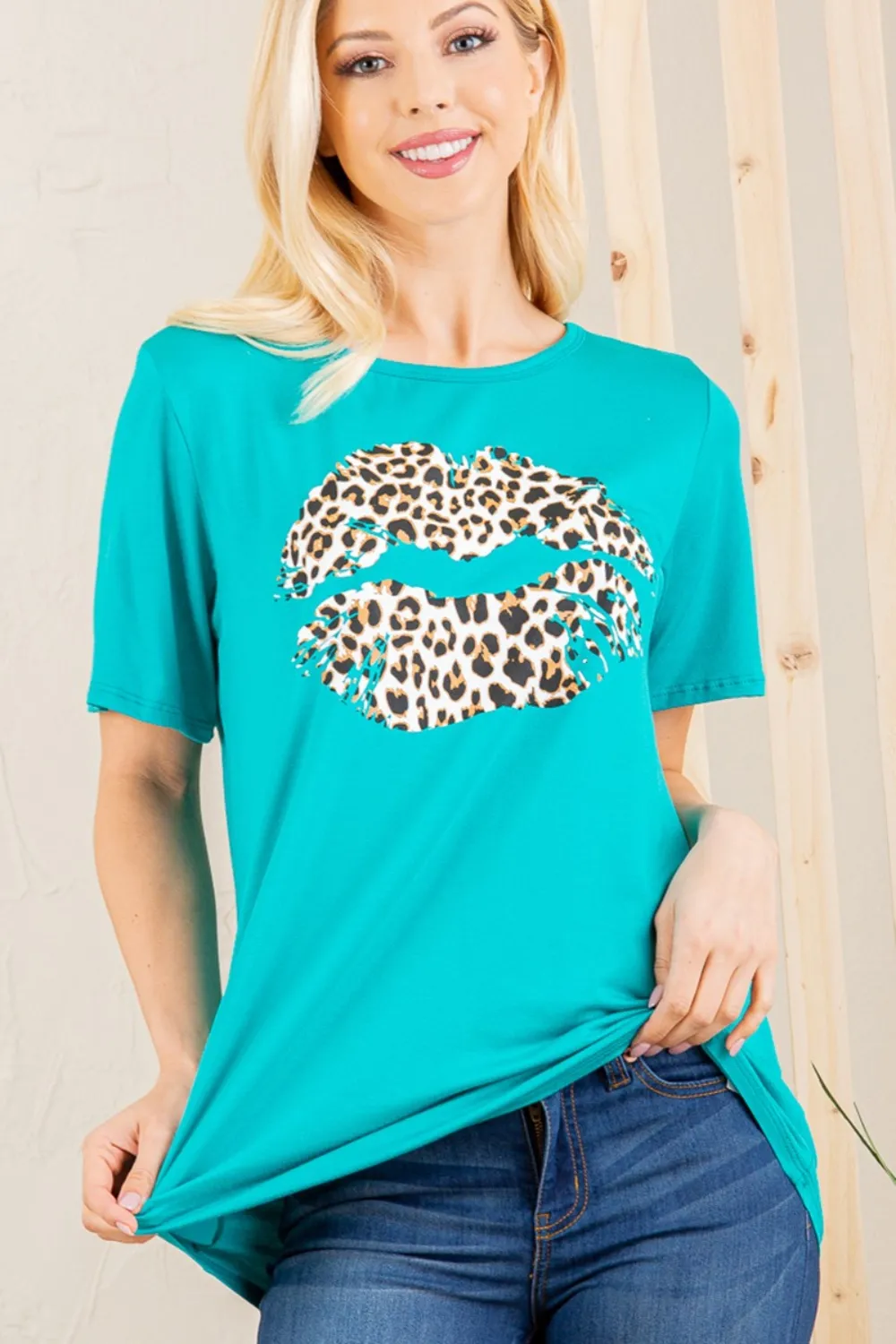 Full Size Leopard Lip Round Neck Short Sleeve T-Shirt Plus Size, image 2