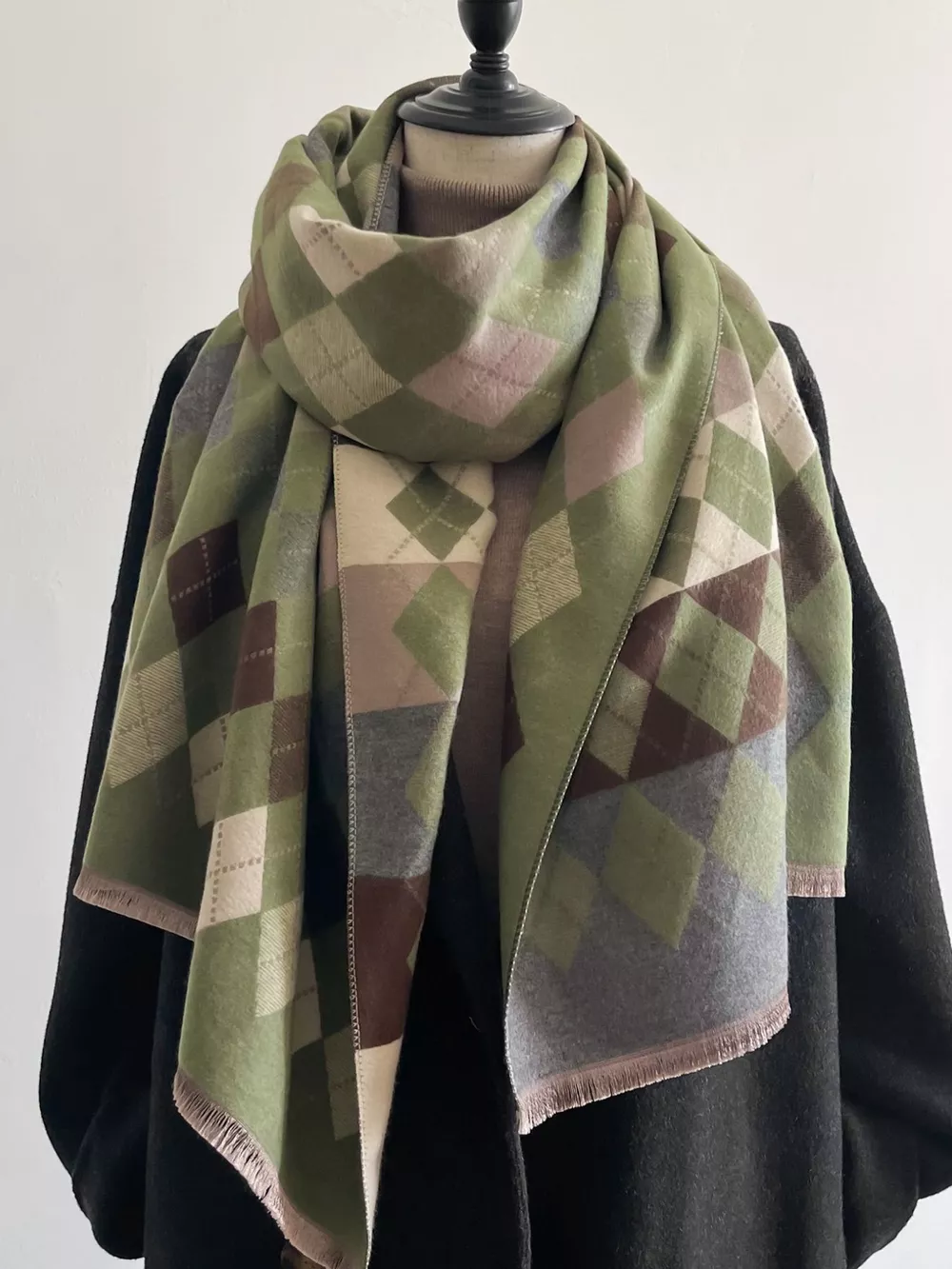 Diamond Pattern Warm Scarf, image 7