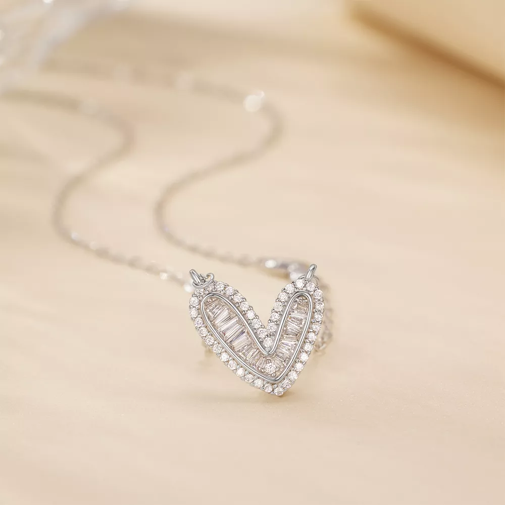 925 Sterling Silver Zircon Heart Necklace