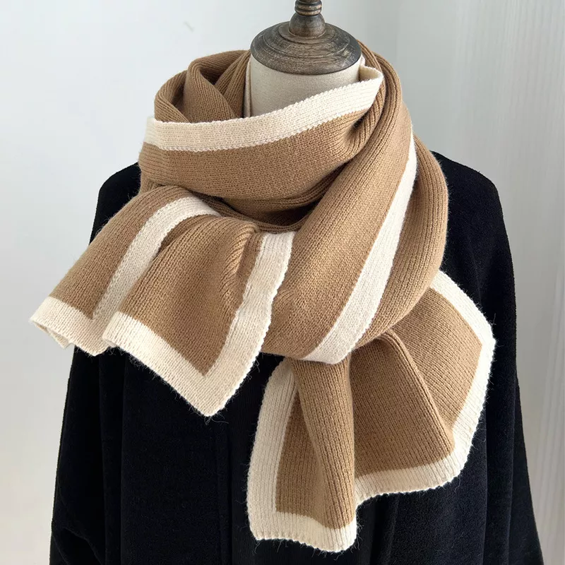 Contrast Trim Winter Scarf, image 3