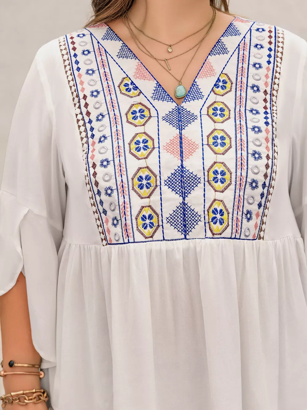 Plus Size Geometric V-Neck Flare Sleeve Blouse, image 2