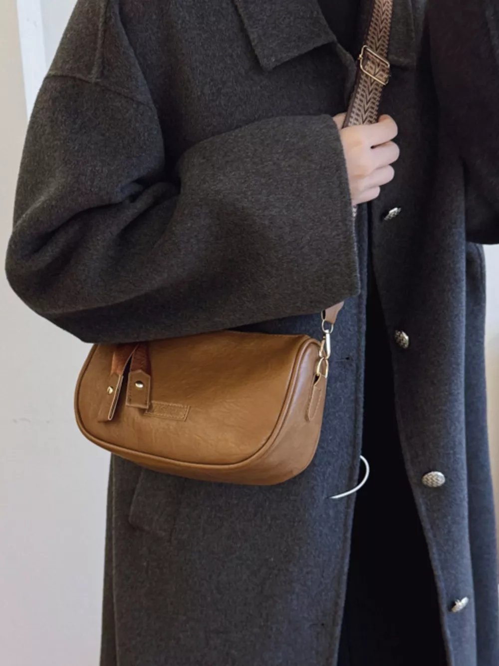 Retro Style Shoulder Crossbody Bag with Wide Strap, image 11