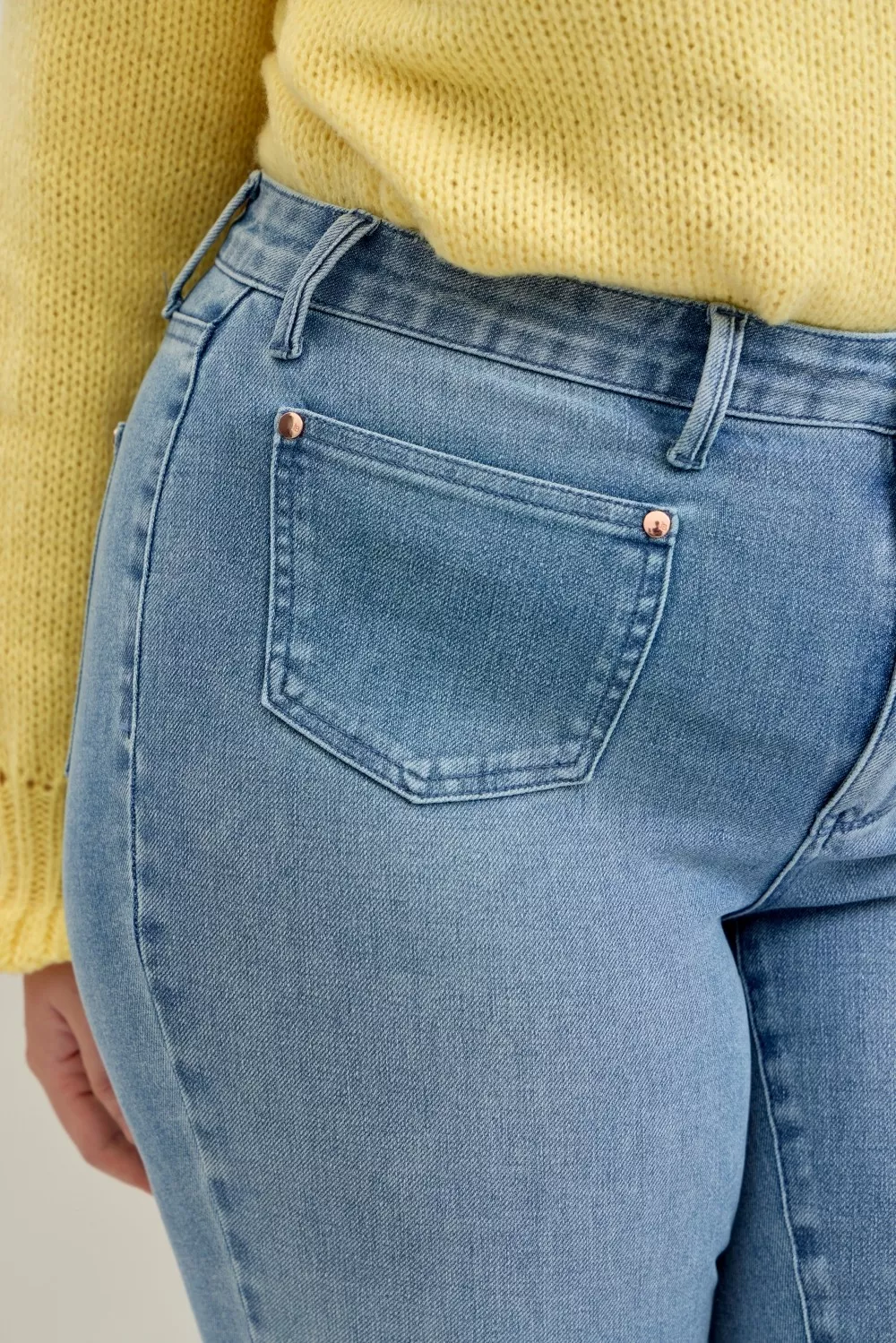 Full Size Mid Rise Bootcut Jeans with Contrast Wash & Front Patch Pockets Plus Size, image 8