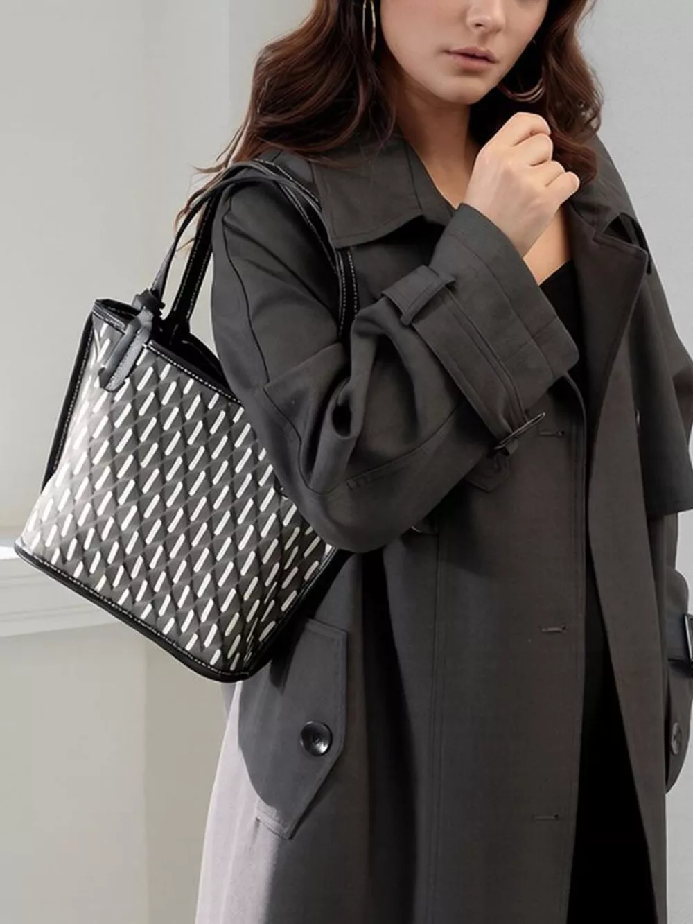 Geometric Handbag with Detachable Purse, image 2