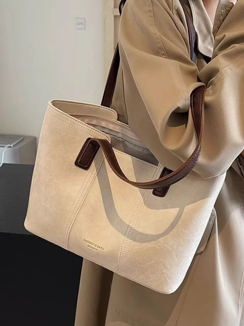 Contrast Strap Tote Bag, image 2