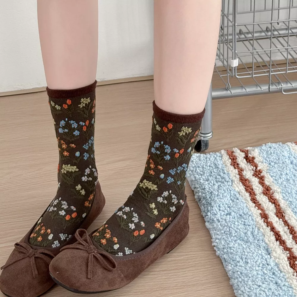 5 Pair Vintage Floral Embroidered Crew Socks, image 18