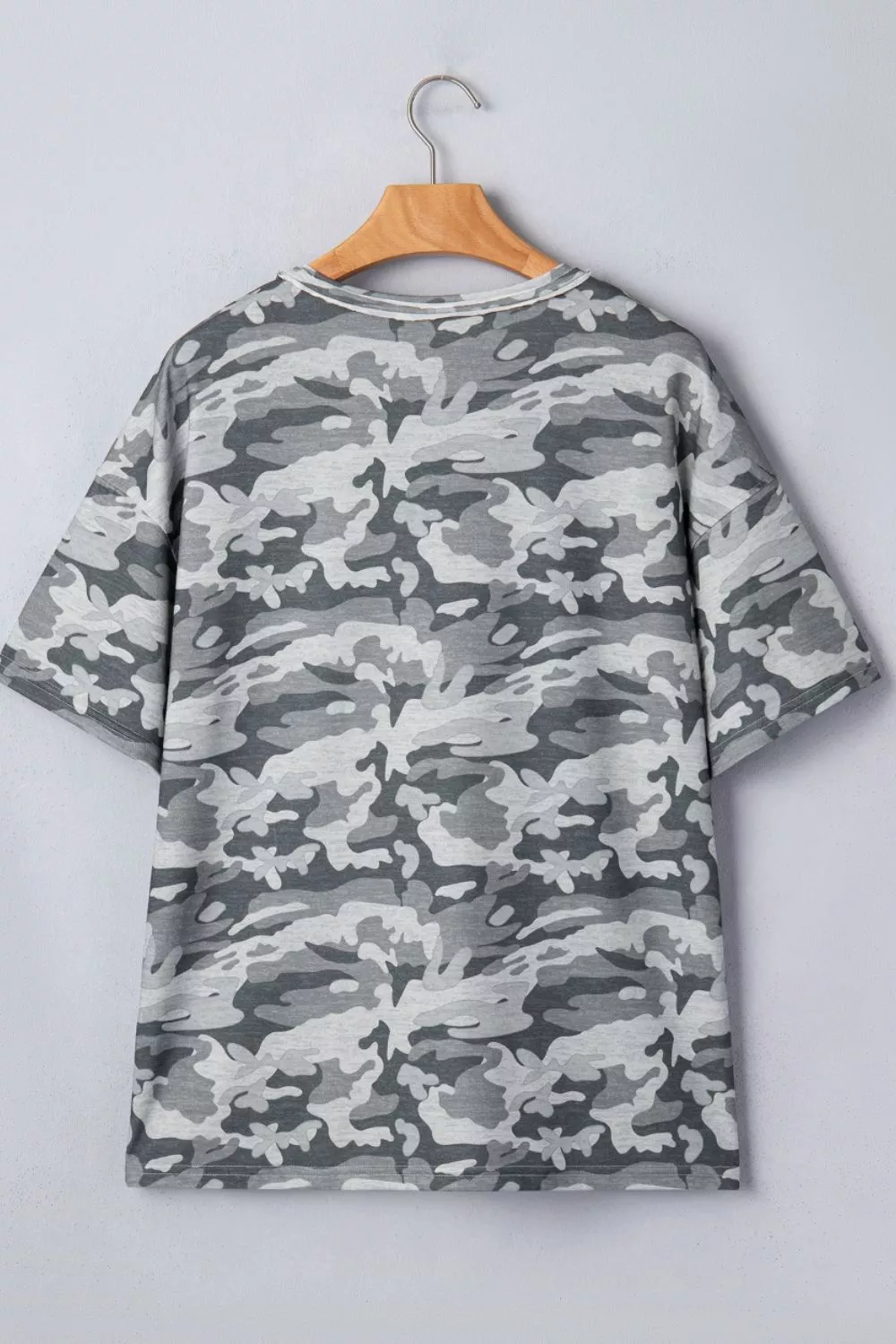 Camouflage Print Raw Edge V Neck Tee, image 7