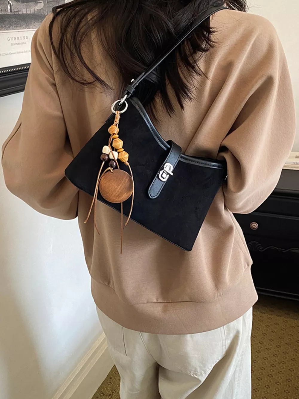 Vintage Buckle Detail Shoulder Bag, image 10