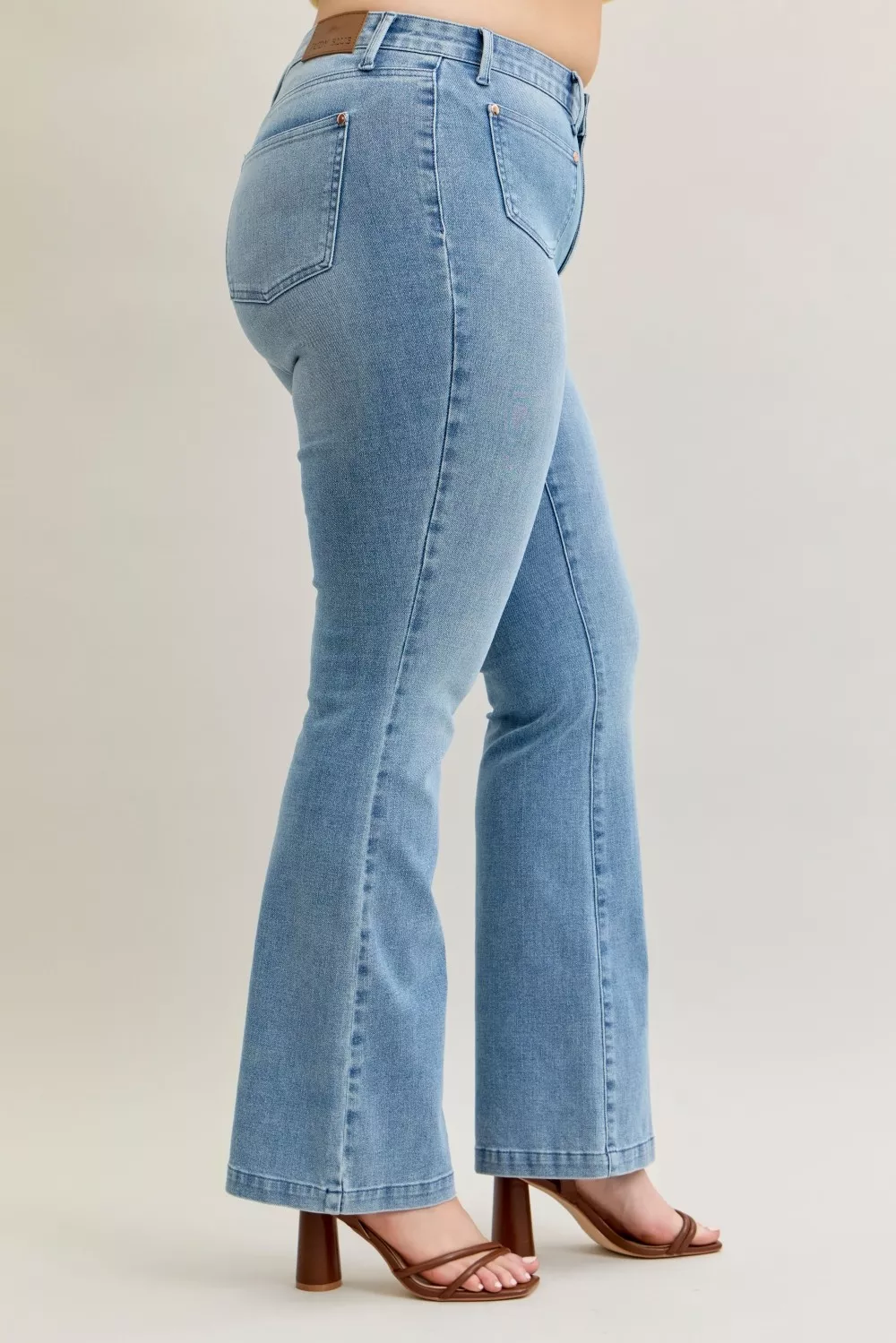 Full Size Mid Rise Bootcut Jeans with Contrast Wash & Front Patch Pockets Plus Size, image 9