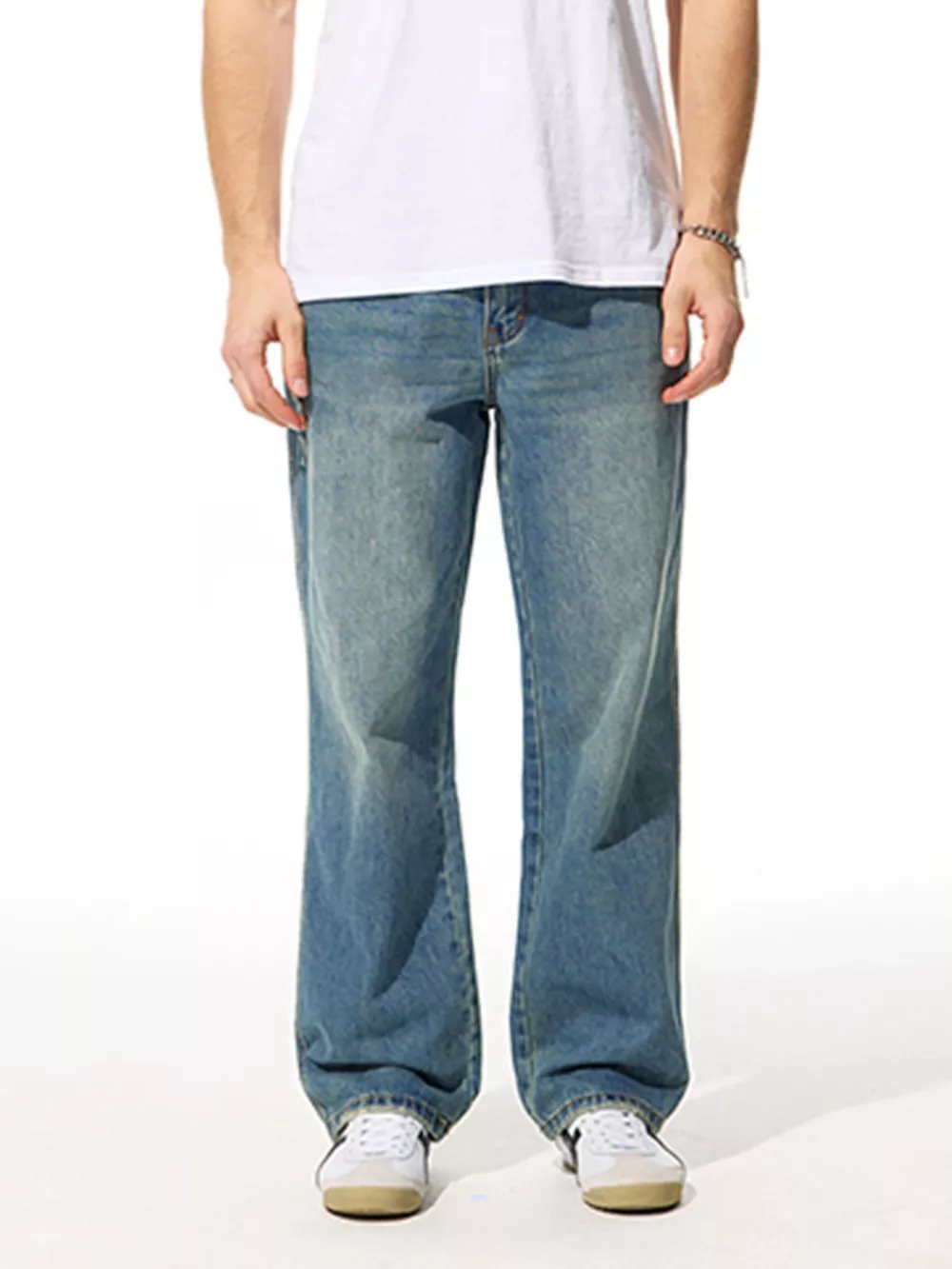 Men's Relaxed Fit Wash Jeans, image 2