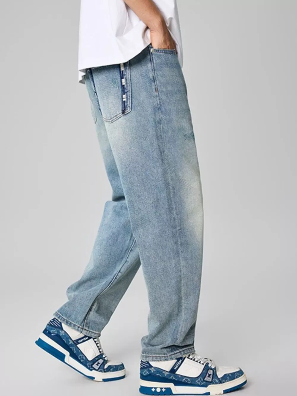 Men's Distressed Relaxed Fit Jeans, image 4