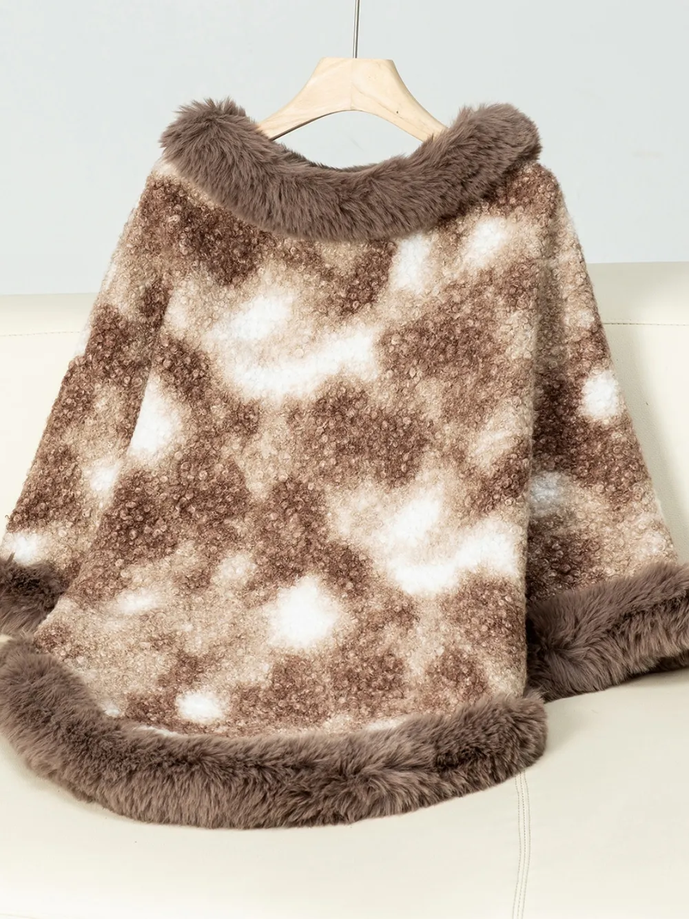 Furry Contrast Three-Quarter Poncho, image 10