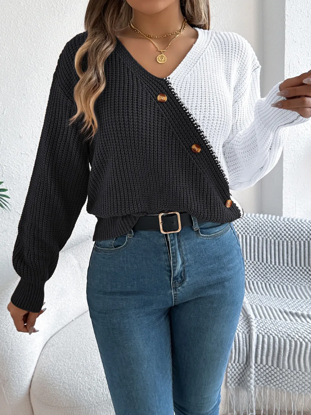 Two-Tone V-Neck Long Sleeve Sweater, image 7