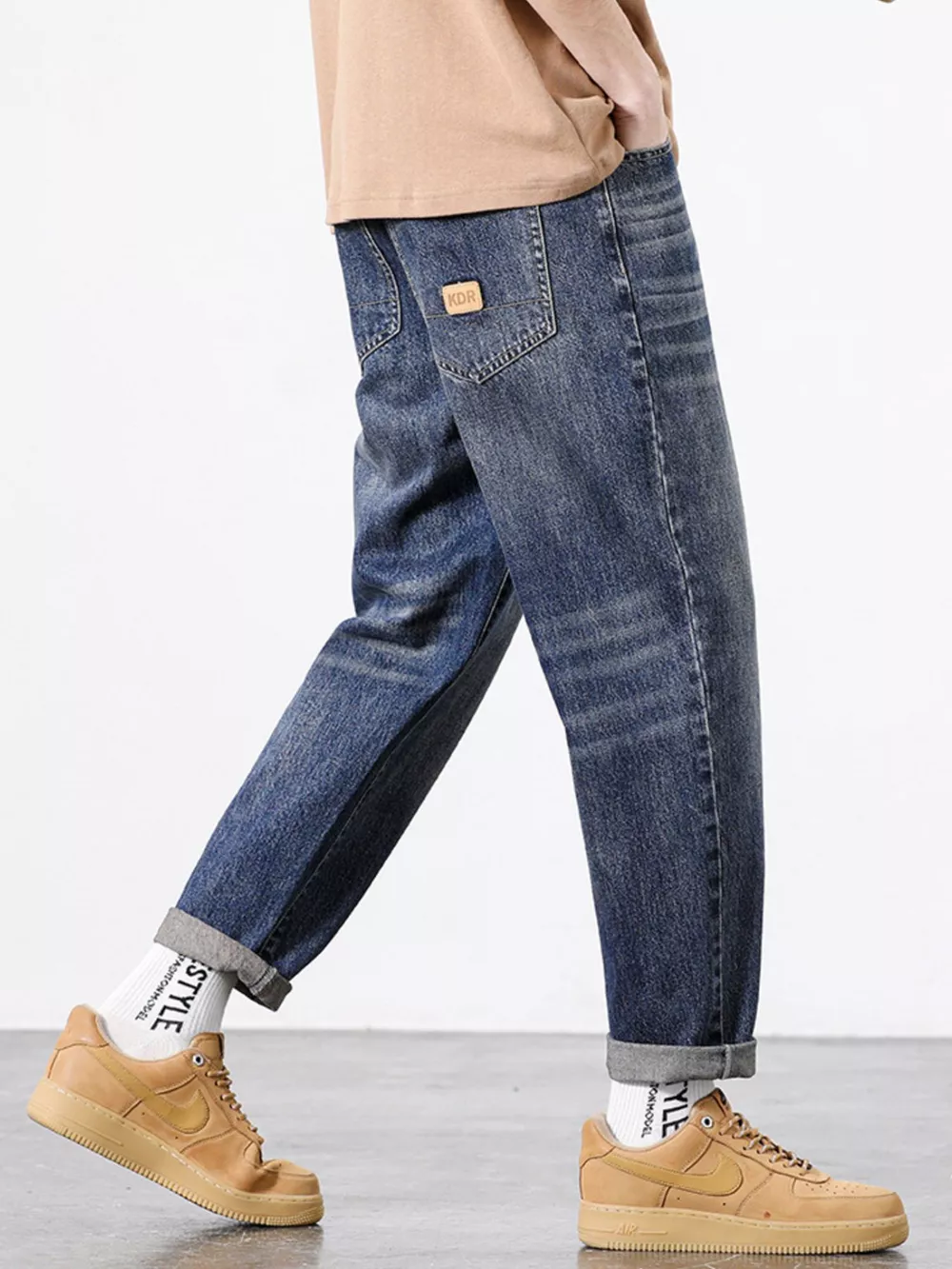 Men‘s Straight Fit Wash Jeans, image 3