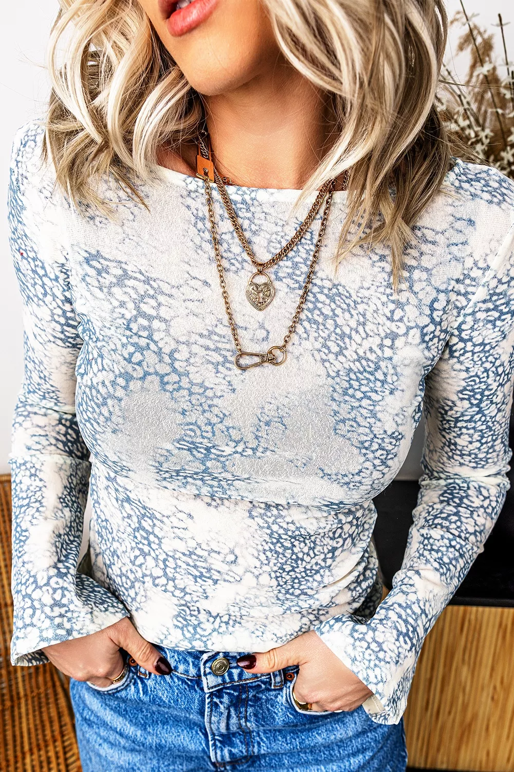Long Sleeve Leopard Print Round Neck Sheath Top, image 3