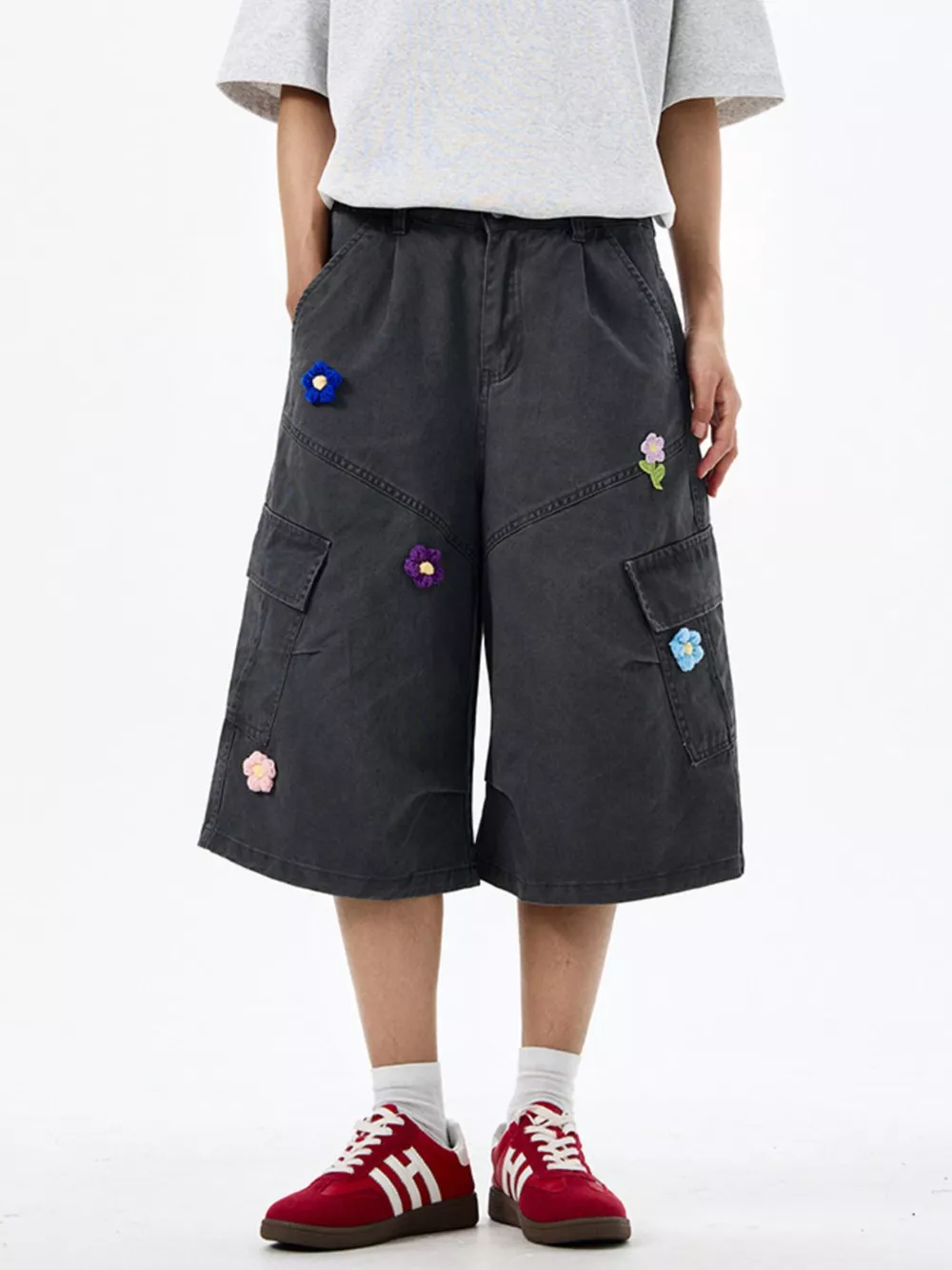 Men's Floral Appliqued Wide-Leg Cargo Shorts, image 4
