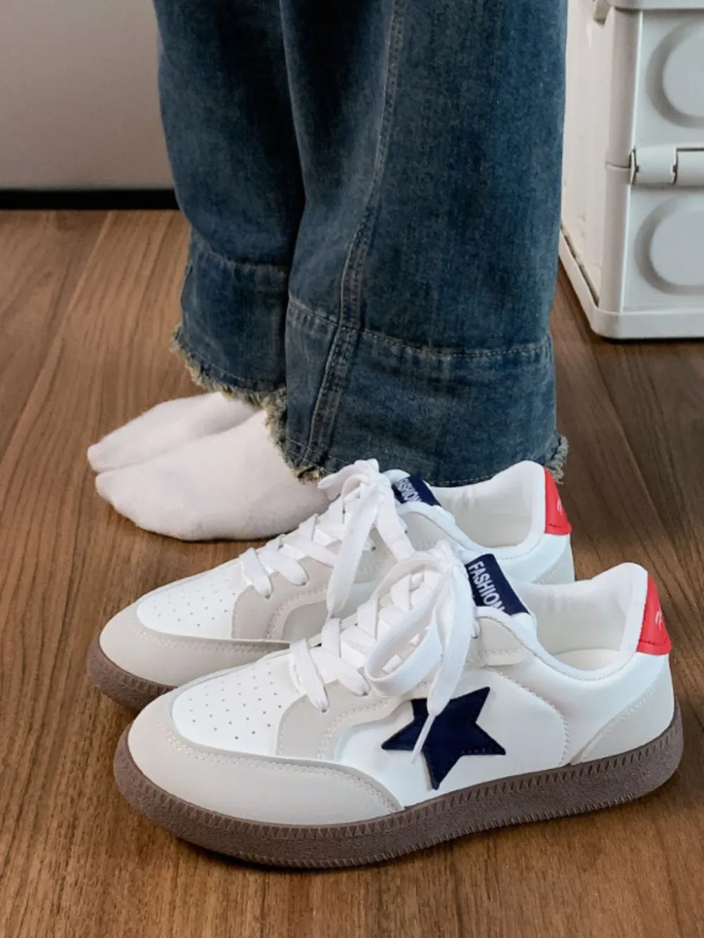 Contrast Star Lace-Up Athletic Sneakers, image 2