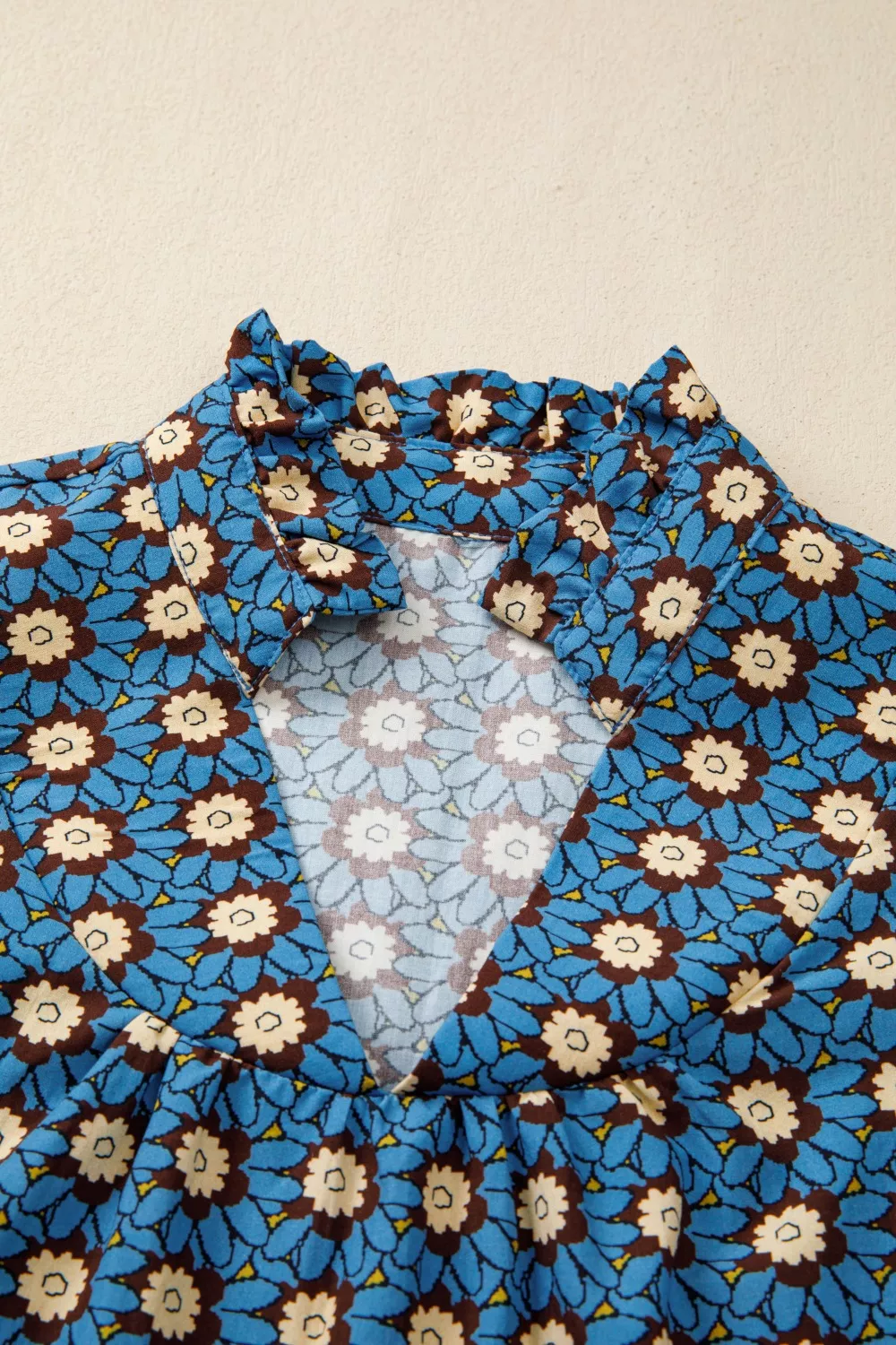 Floral Print V Neck Pleated Detail Short Puff Sleeve Blouse, image 6