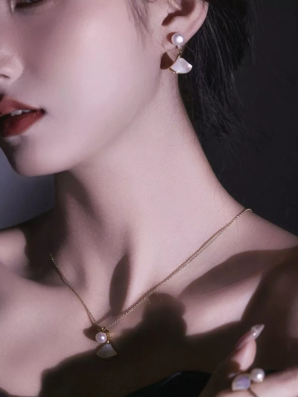 Fan-Shaped Pearl Drop Earrings, image 3