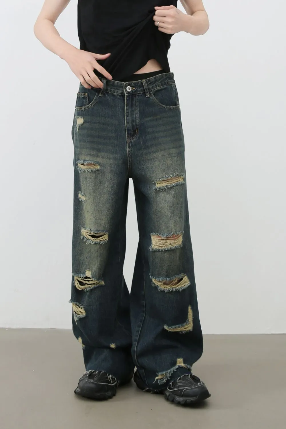 Men's Frayed Hem Distressed Wide Leg Jeans, image 4